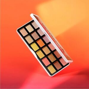 Morphe heat sealer Vibrant Eyeshadow Palette